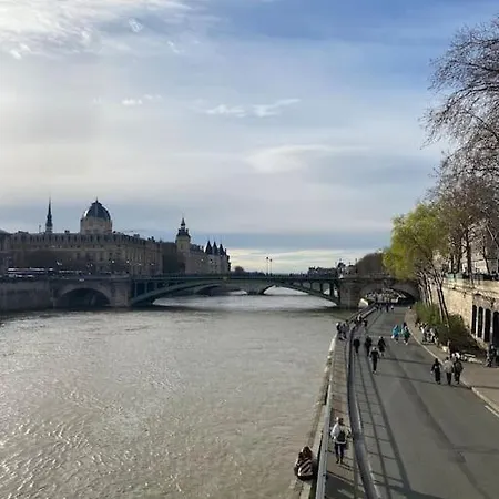 Charme Parisien Du Marais Parigi